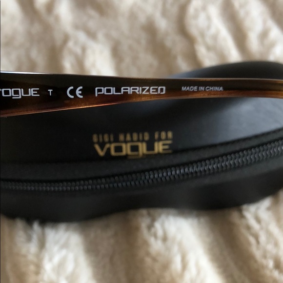 Gorgeous Gigi Hadid for VOGUE Ladies Sunglasses - Picture 3 of 7